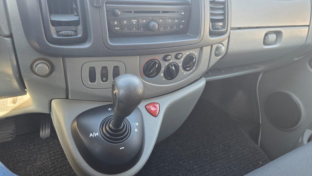 RENAULT Trafic T27 2.0 dCi/115 PC-TN Furgone DPF QS Automatico - 12