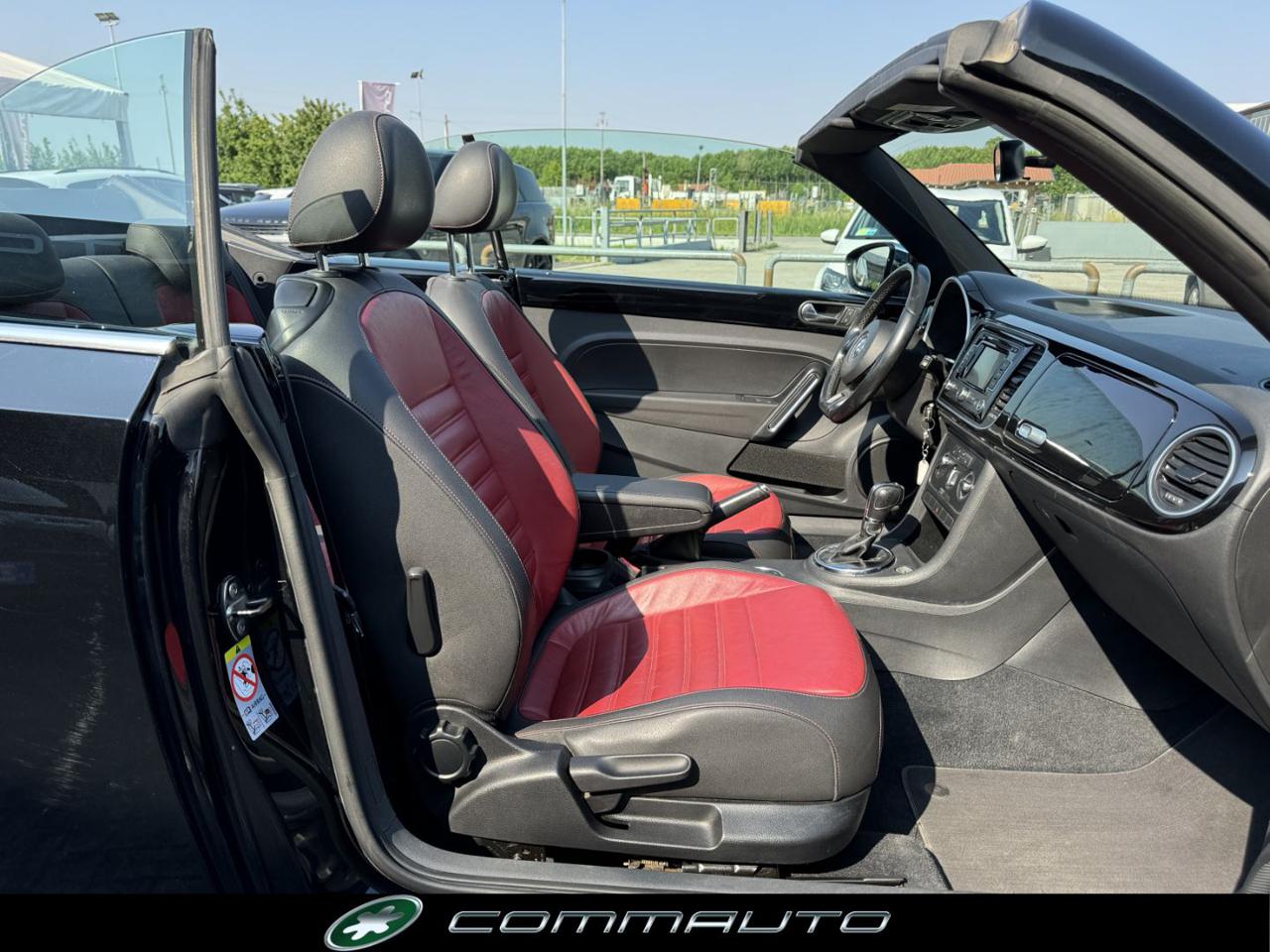 VOLKSWAGEN Maggiolino Cabrio 2.0 TDI DSG Sport - 24