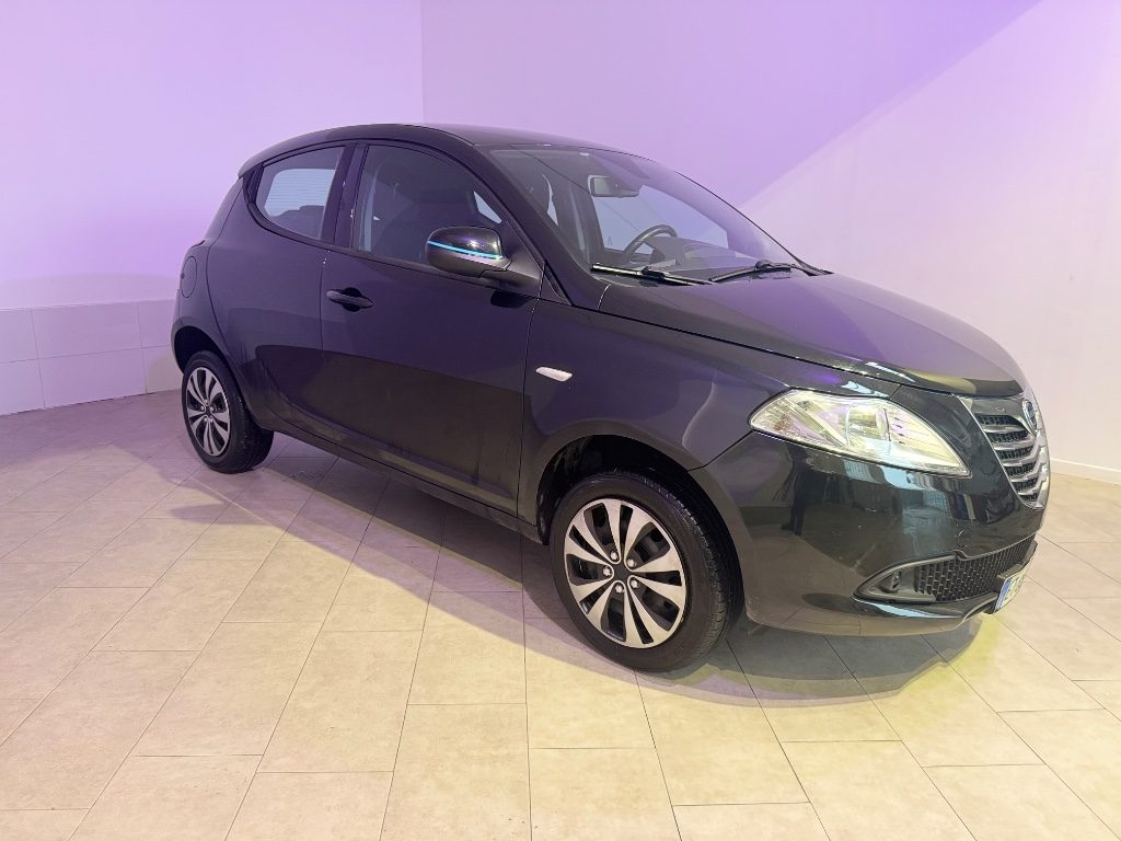LANCIA Ypsilon 0.9 TwinAir 85 CV 5 porte Metano Ecochic Elefantin - 2