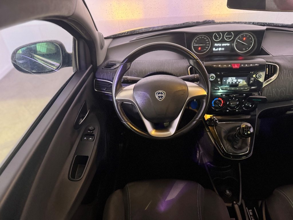 LANCIA Ypsilon 0.9 TwinAir 85 CV 5 porte Metano Ecochic Elefantin - 14