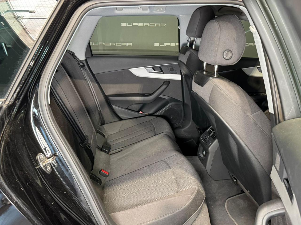 AUDI A4 Avant 30 TDI/136 CV S tronic Business Advanced - 11