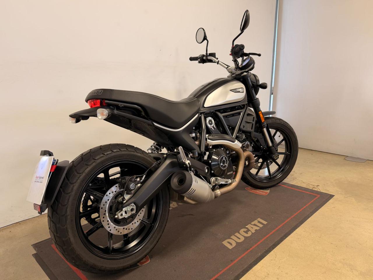 DUCATI Scrambler 800 ICON DARK - 7