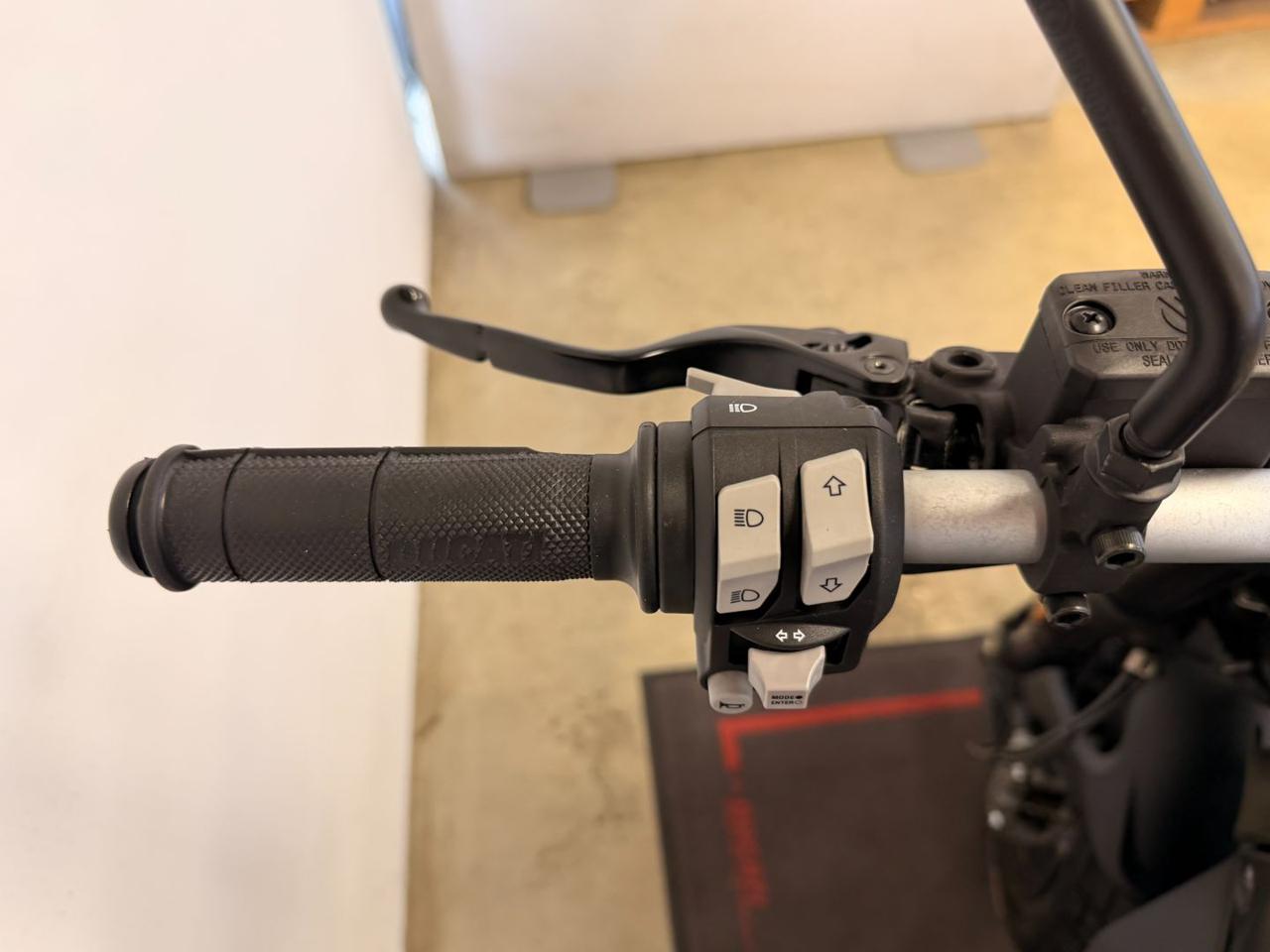 DUCATI Scrambler 800 ICON DARK - 13