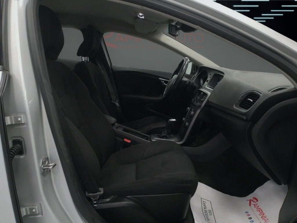 VOLVO V40 D2 Business 120 Cv Pronta Consegna - 19