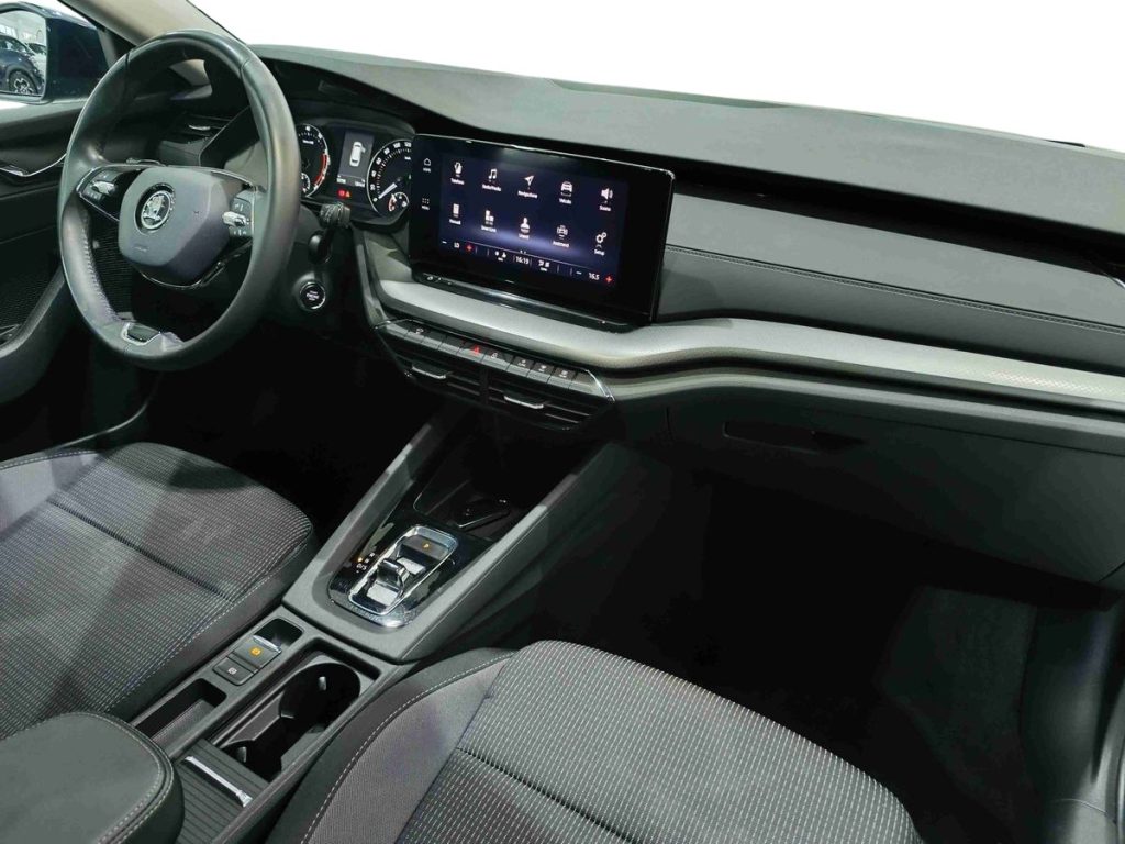 SKODA Octavia 1.5 G-TEC DSG Wagon Executive - 18