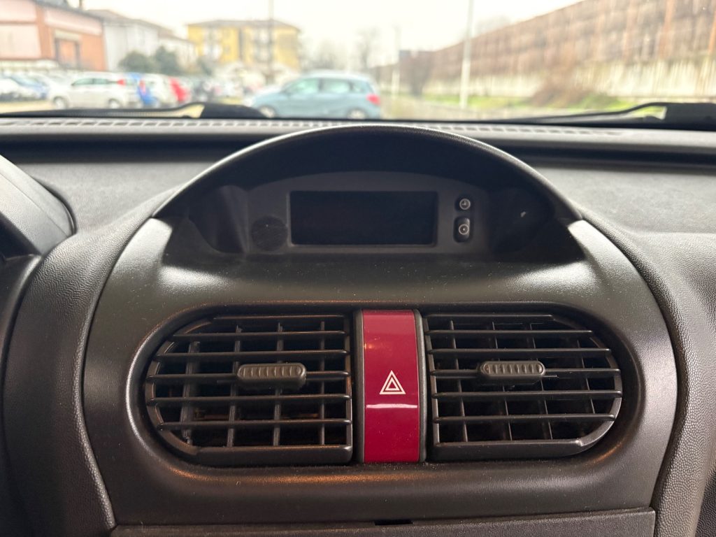 OPEL Corsa 1.2i 16V cat 5 porte PRIMO PREZZO PRONTA CONSEGNA - 19