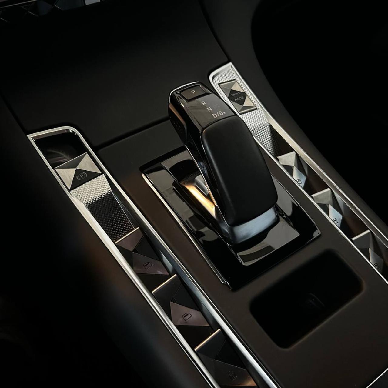 DS AUTOMOBILES DS 7 Crossback E-Tense 4x4 Grand Chic TETTO APRIBILE - 29