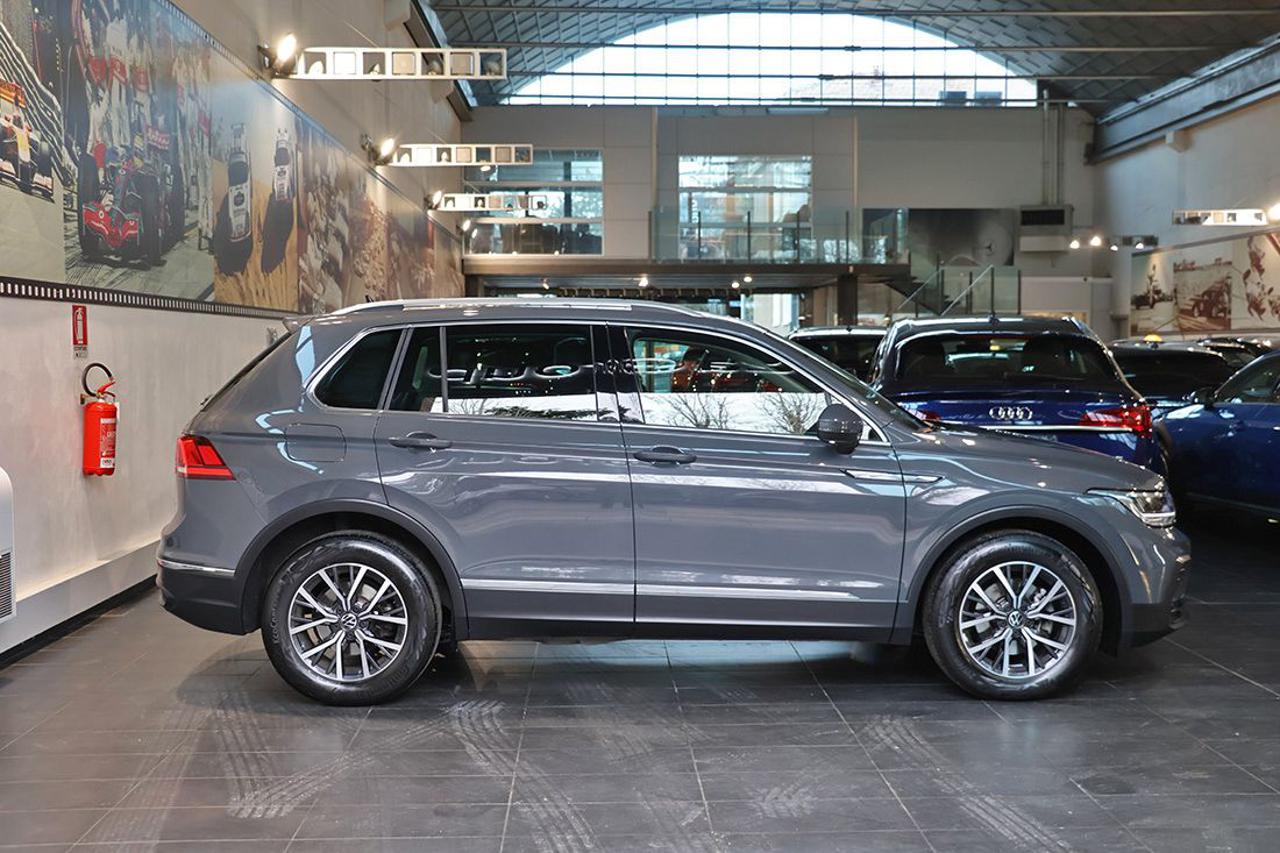 VOLKSWAGEN Tiguan 2.0 TDI 150cv SCR DSG Life - 2
