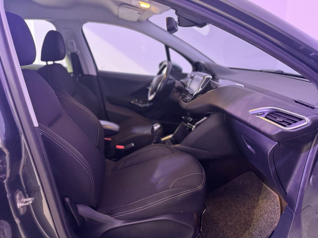 PEUGEOT 208 1° serie PureTech 82 5 porte Allure - 9