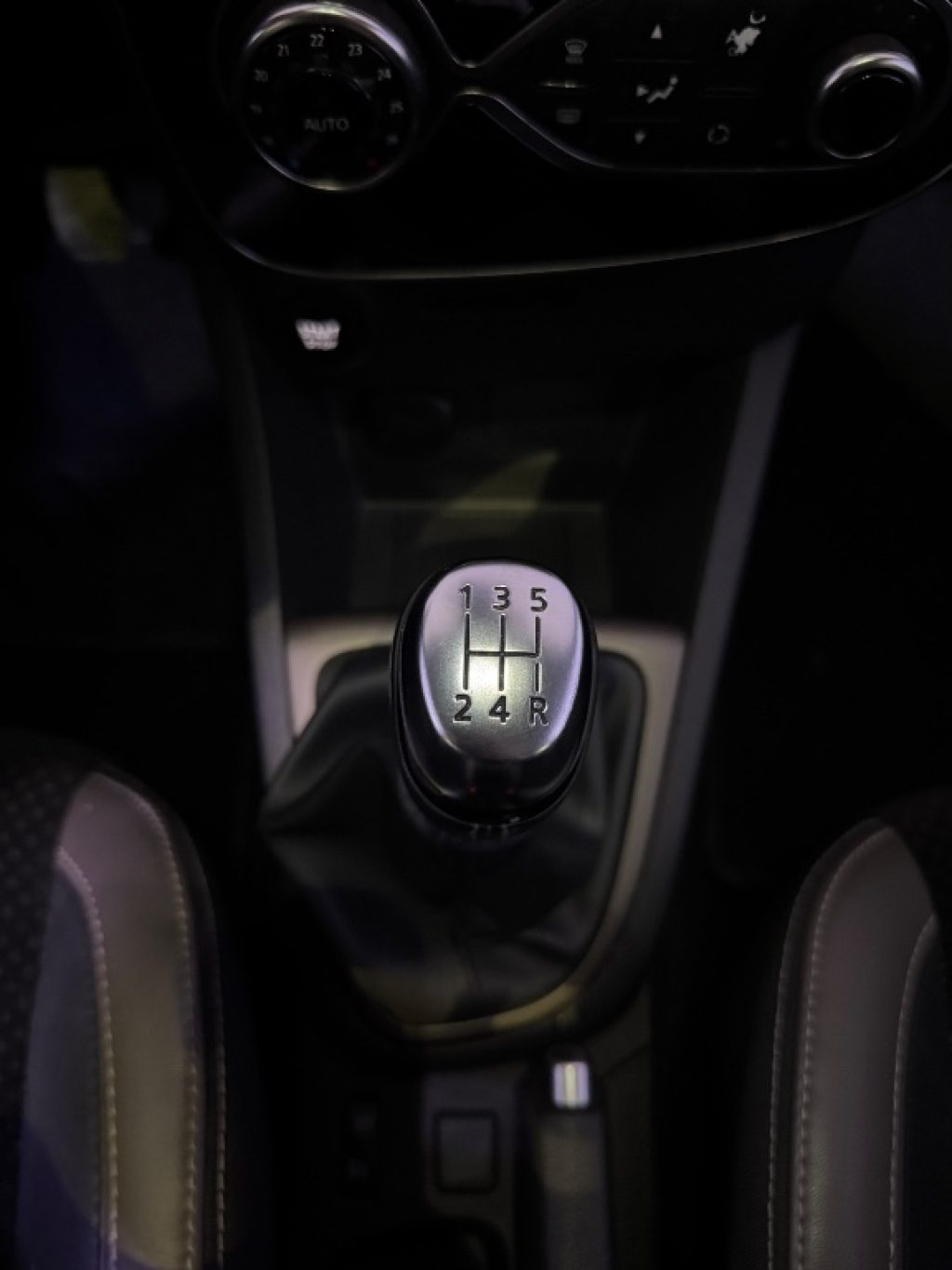 RENAULT Clio TCe 12V 90CV Start&Stop 5 porte Energy Excite - 19