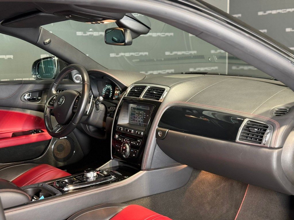 JAGUAR XKR -S 5.0 V8 S/C Coupé - 11