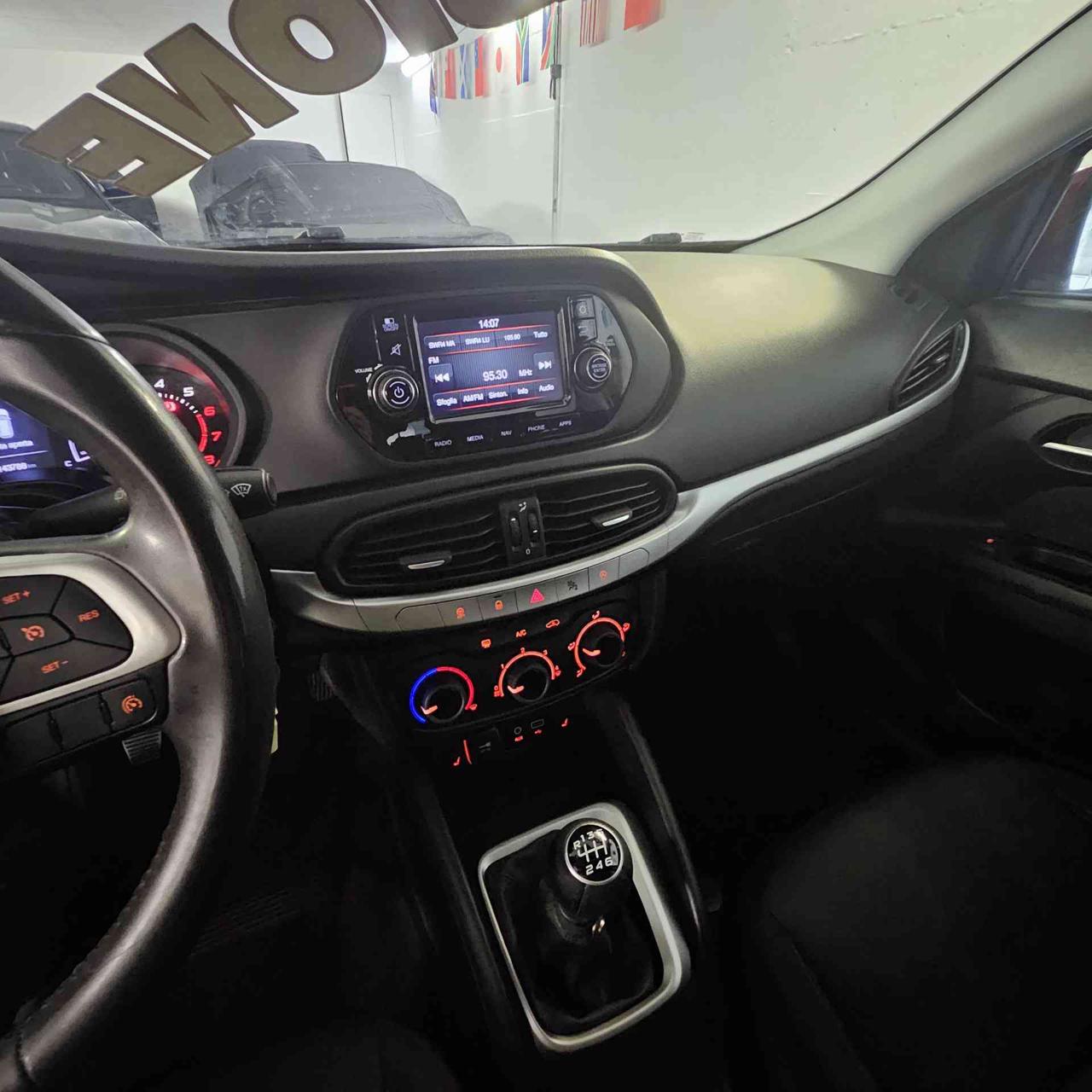 FIAT Tipo 1.4 T-Jet 120CV SW Lounge - 10