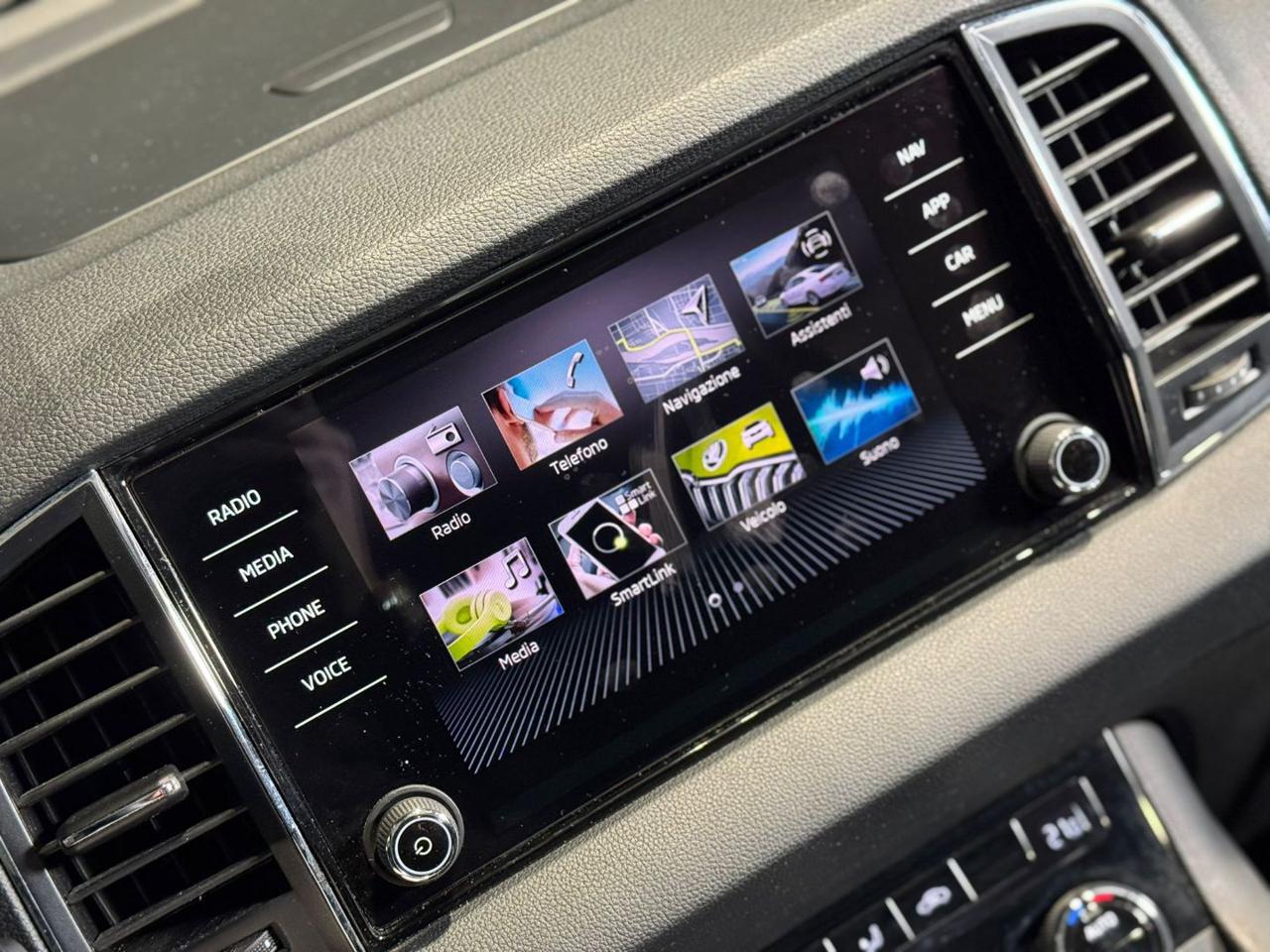 SKODA Karoq 2.0 TDI EVO SCR 115 CV DSG Executive - 14