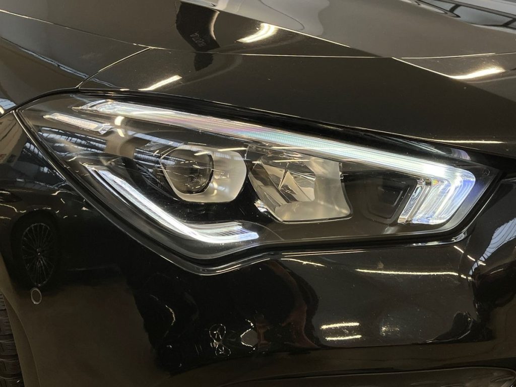 MERCEDES-BENZ CLA 180 d Automatic Premium - 17