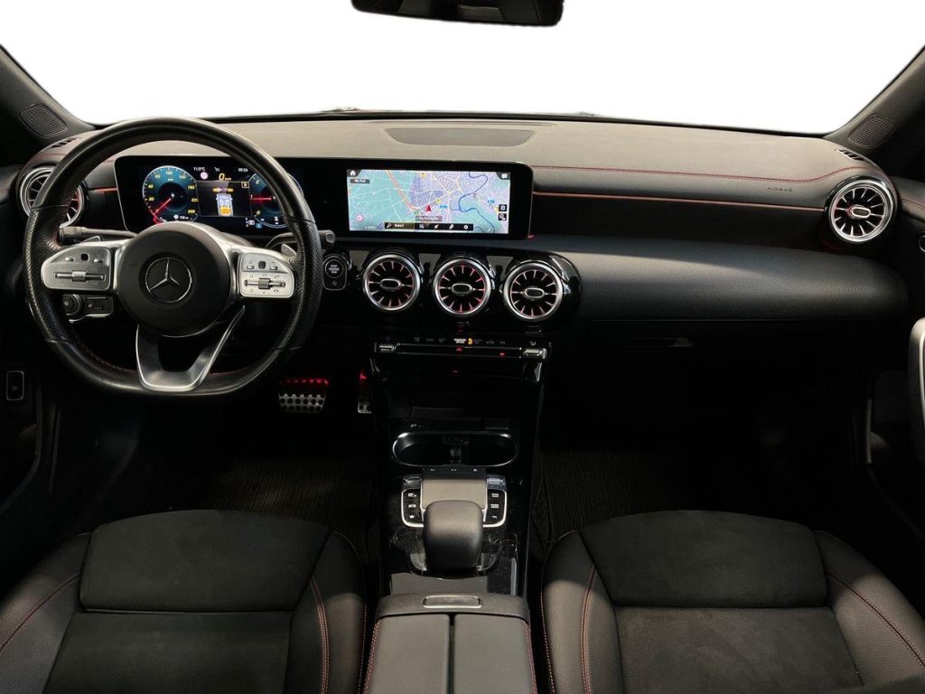 MERCEDES-BENZ CLA 180 d Automatic Premium - 9