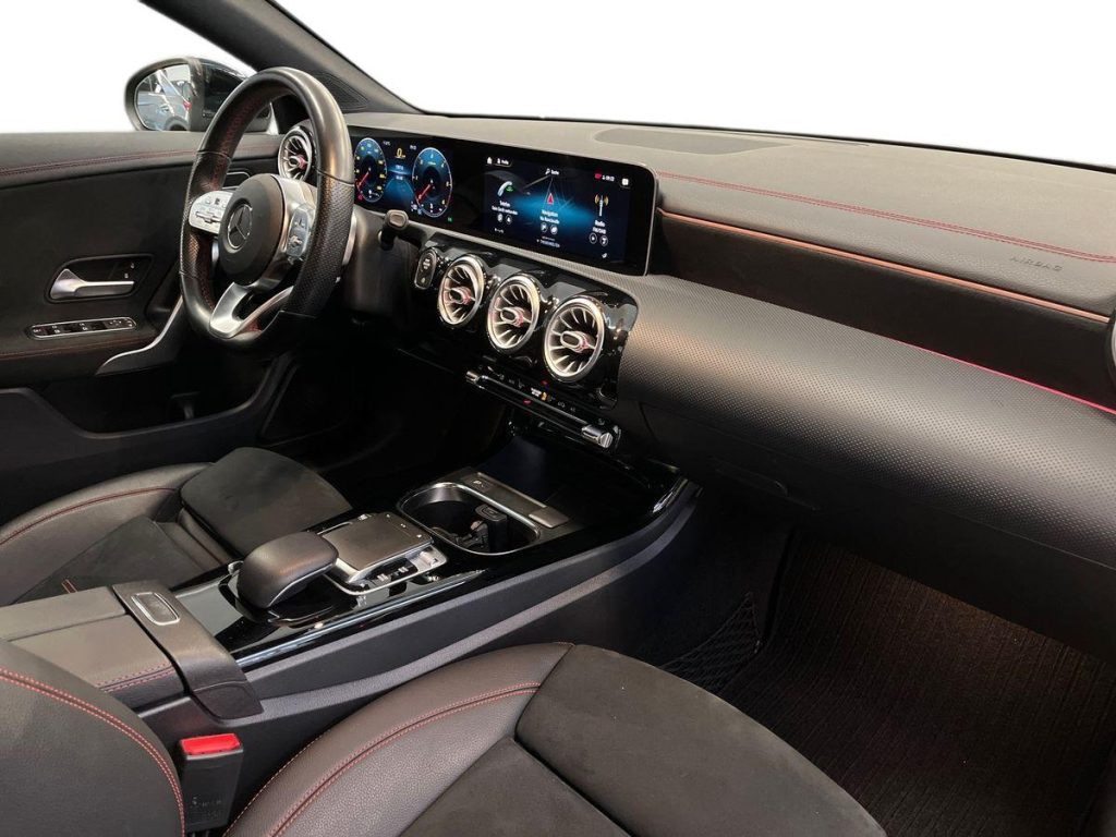 MERCEDES-BENZ CLA 180 d Automatic Premium - 16