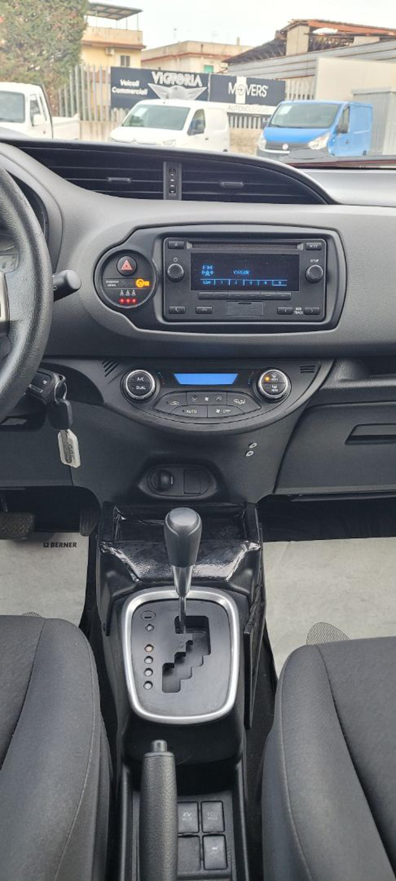 TOYOTA Yaris 1.5 Hybrid 5 porte Cool - 9