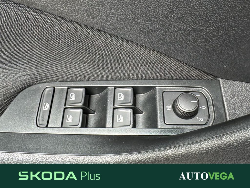 SKODA Kamiq 1.0 tsi ambition 95cv - 12