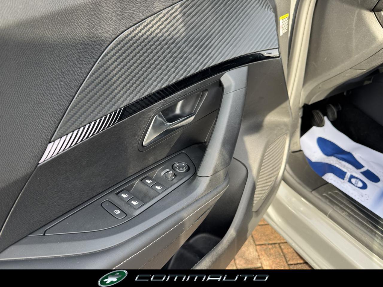 PEUGEOT 2008 PureTech 100 S&S Allure - 10