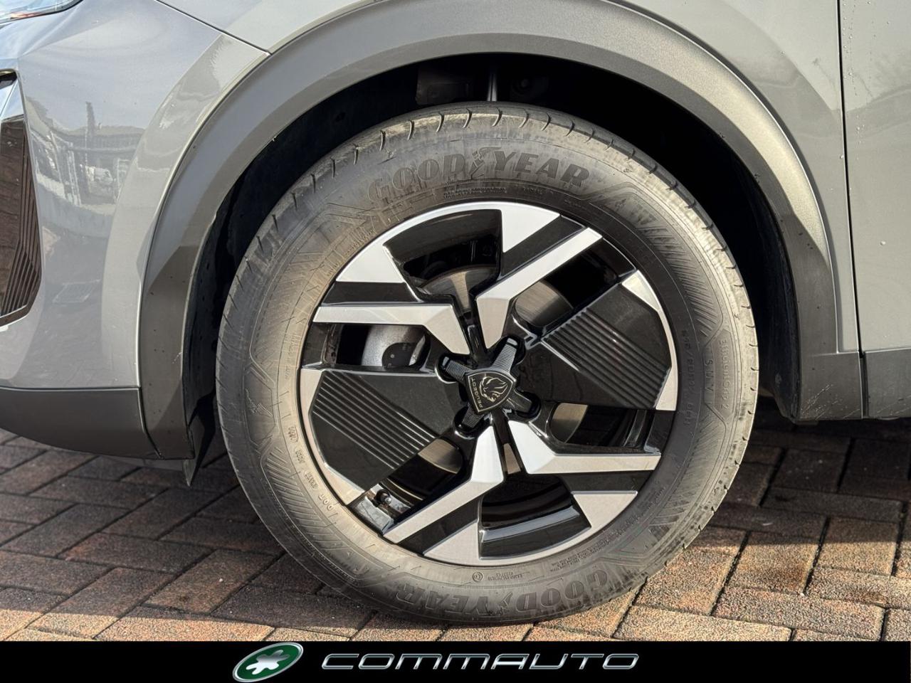 PEUGEOT 2008 PureTech 100 S&S Allure - 9