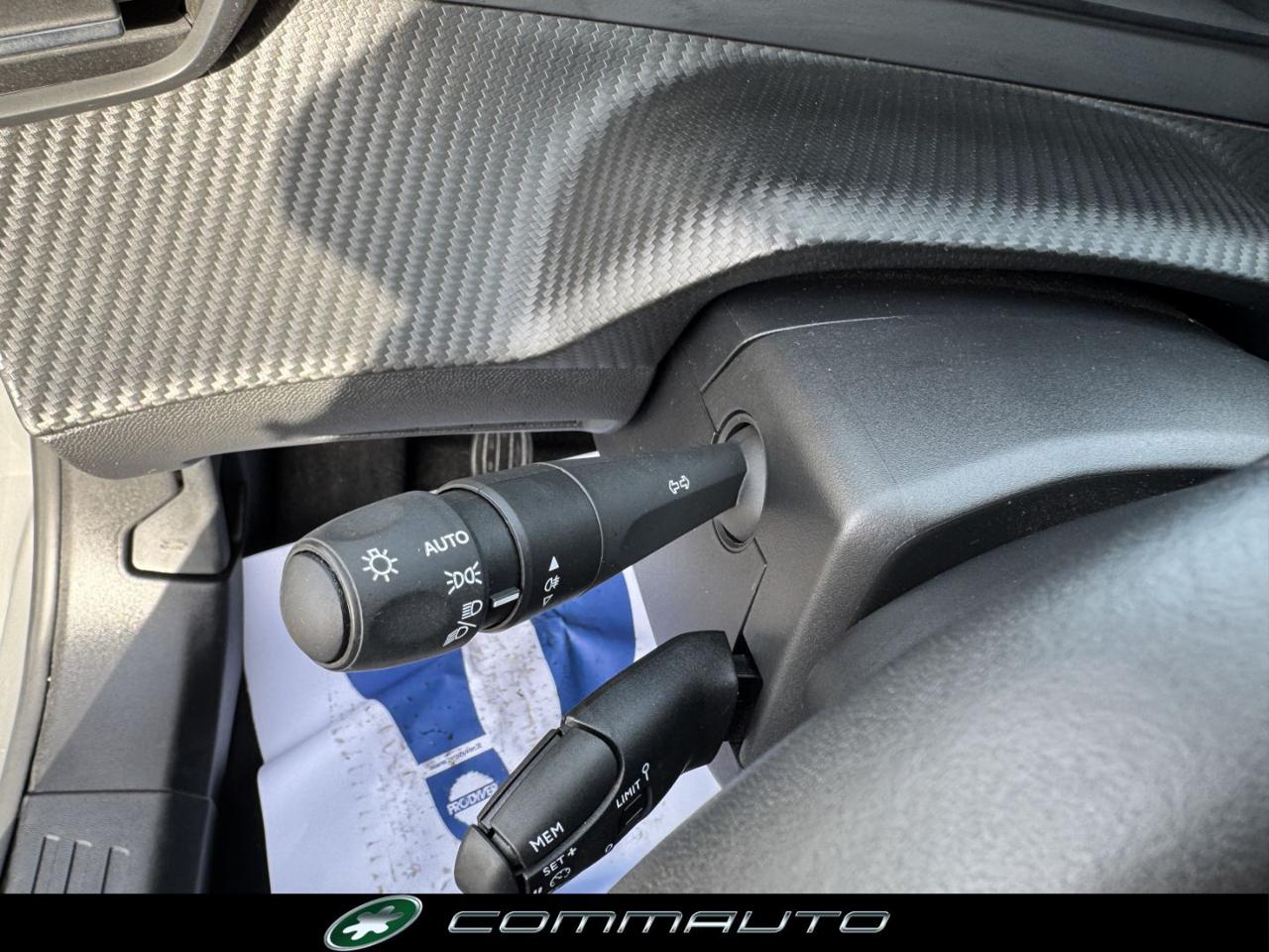 PEUGEOT 2008 PureTech 100 S&S Allure - 14