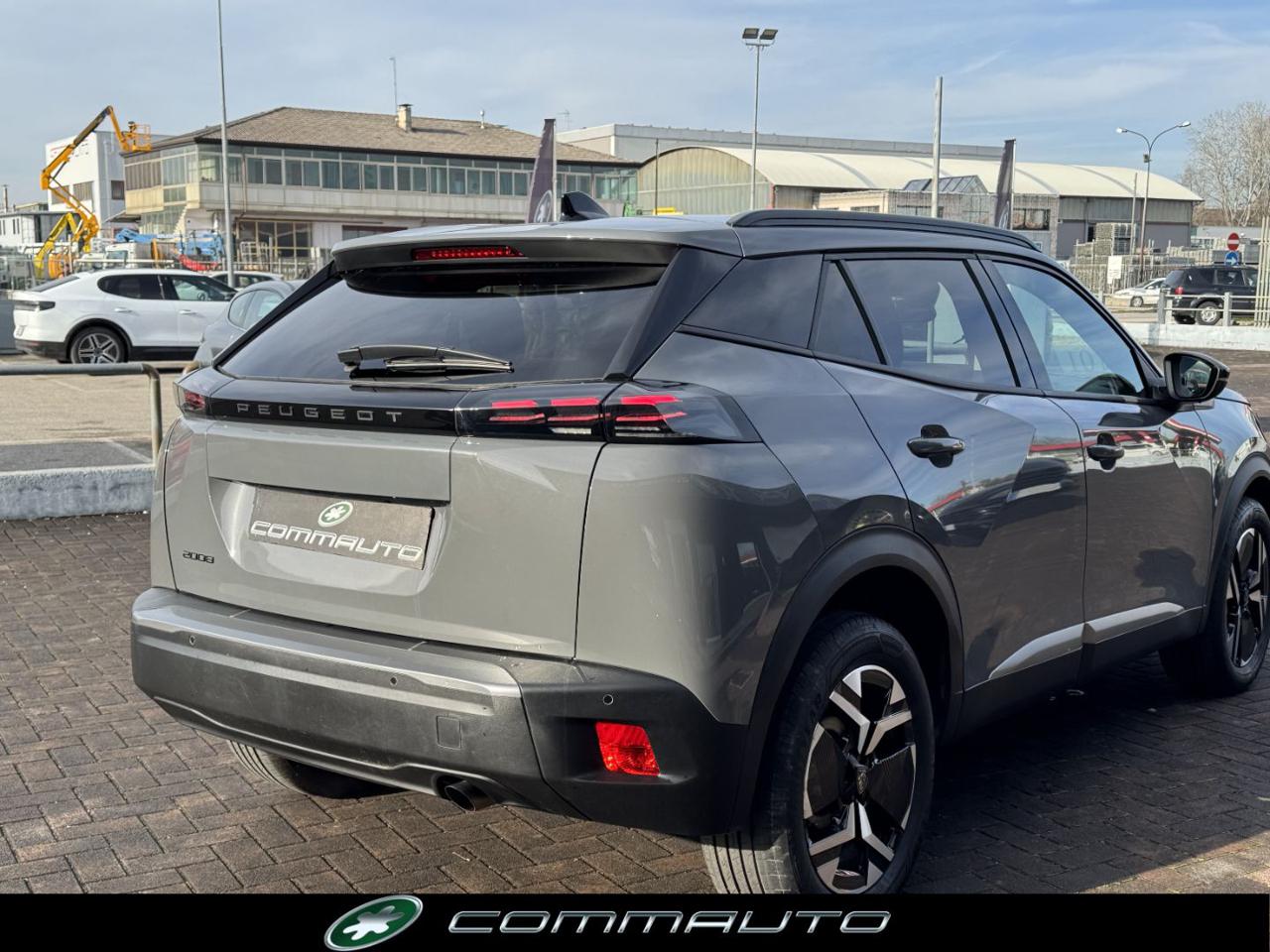 PEUGEOT 2008 PureTech 100 S&S Allure - 4