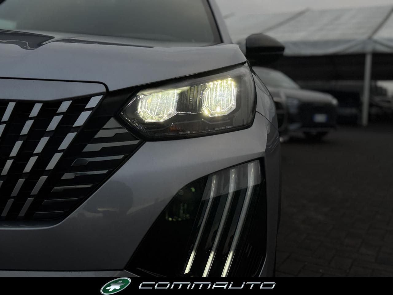 PEUGEOT 2008 PureTech 100 S&S Allure - 8