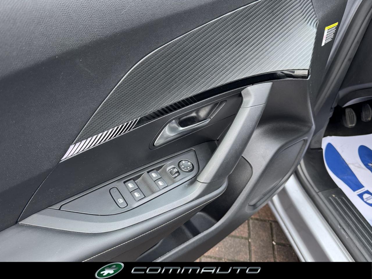 PEUGEOT 2008 PureTech 100 S&S Allure - 12