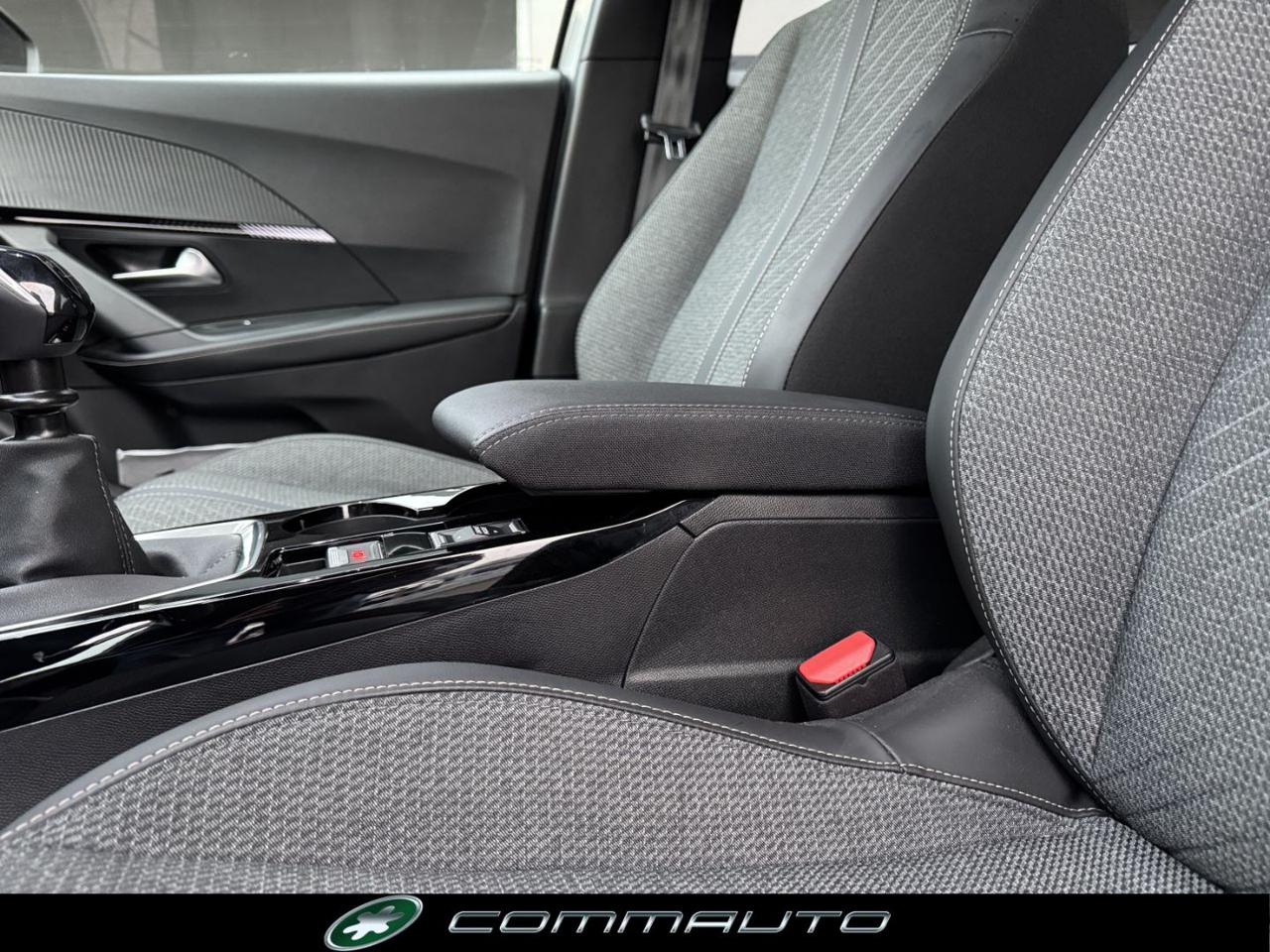 PEUGEOT 2008 PureTech 100 S&S Allure - 23