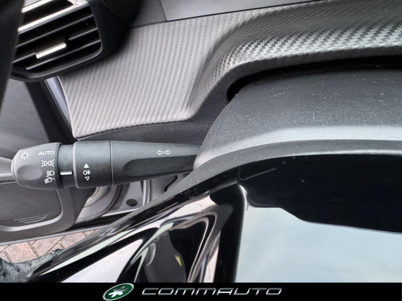 PEUGEOT 2008 PureTech 100 S&S Allure - 16