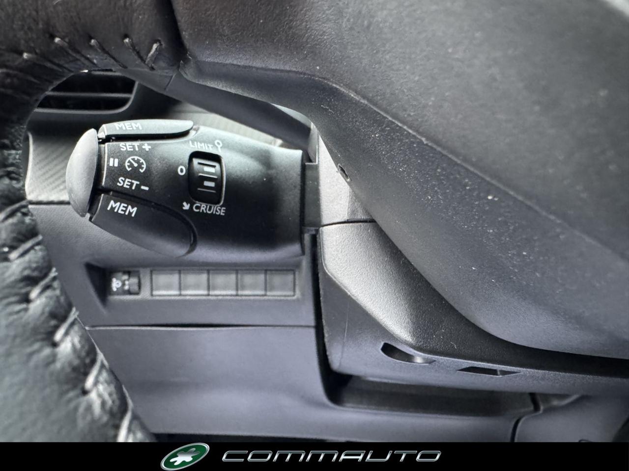 PEUGEOT 2008 PureTech 100 S&S Allure - 17