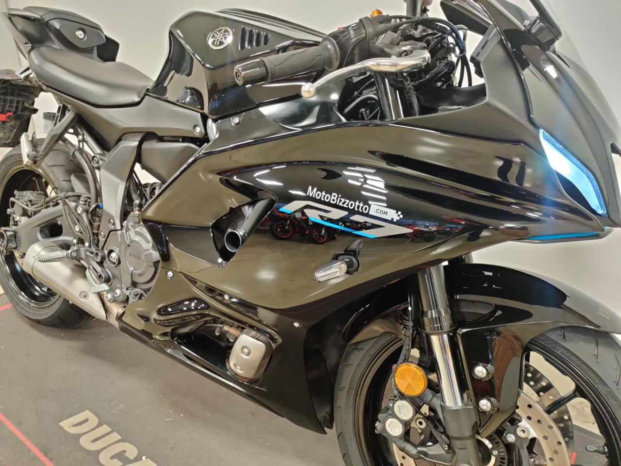 YAMAHA YZF 750 R7 BLACK DEP <35 KW - 5
