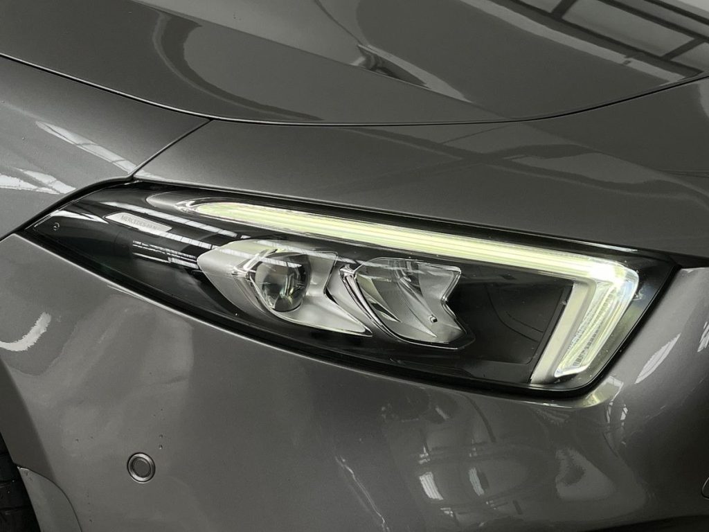 MERCEDES-BENZ A 180 d Automatic Premium - 17