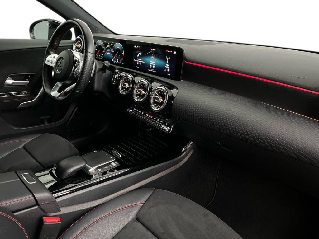 MERCEDES-BENZ A 180 d Automatic Premium - 16