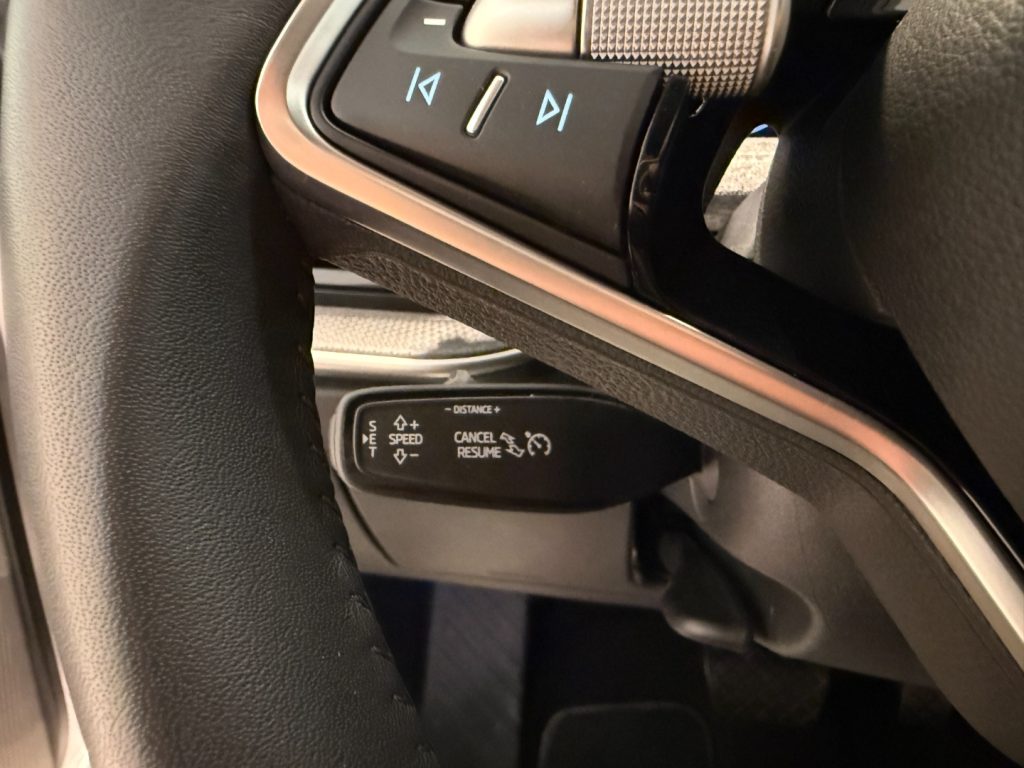 SKODA Superb 2.0 TDI DSG Wagon Selection Camera DAB+ LED Navi - 10