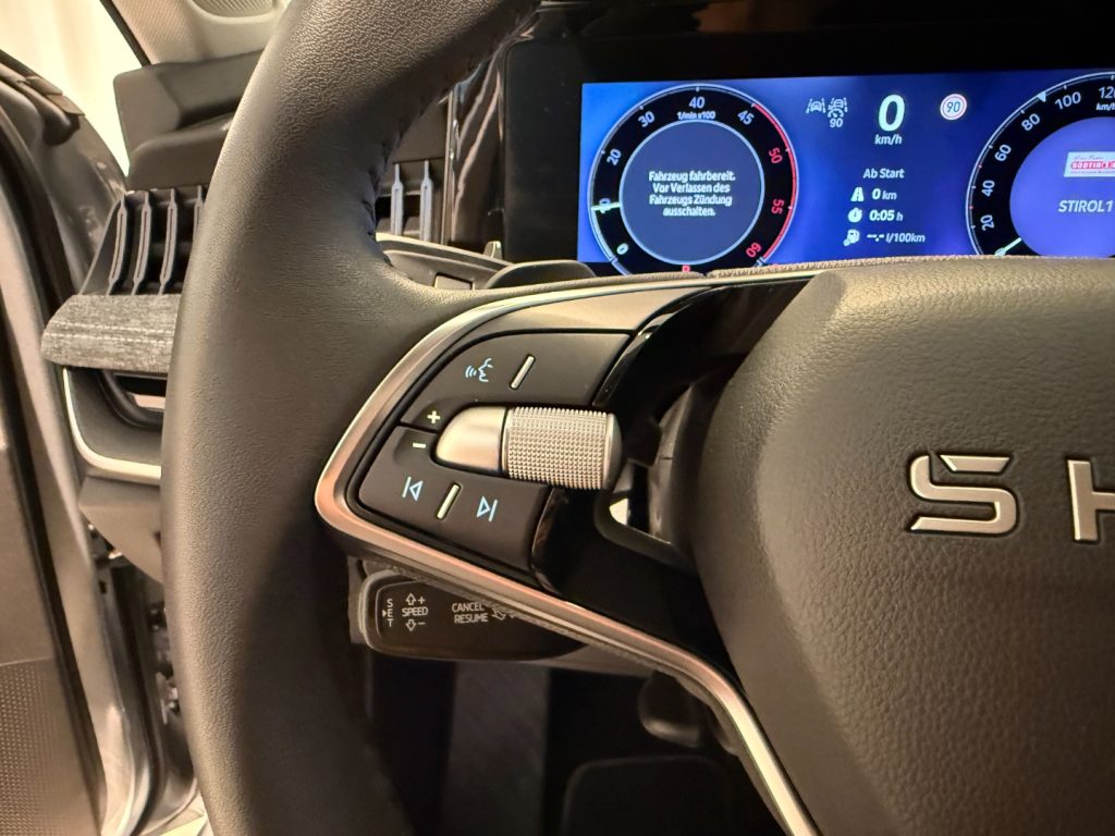 SKODA Superb 2.0 TDI DSG Wagon Selection Camera DAB+ LED Navi - 11