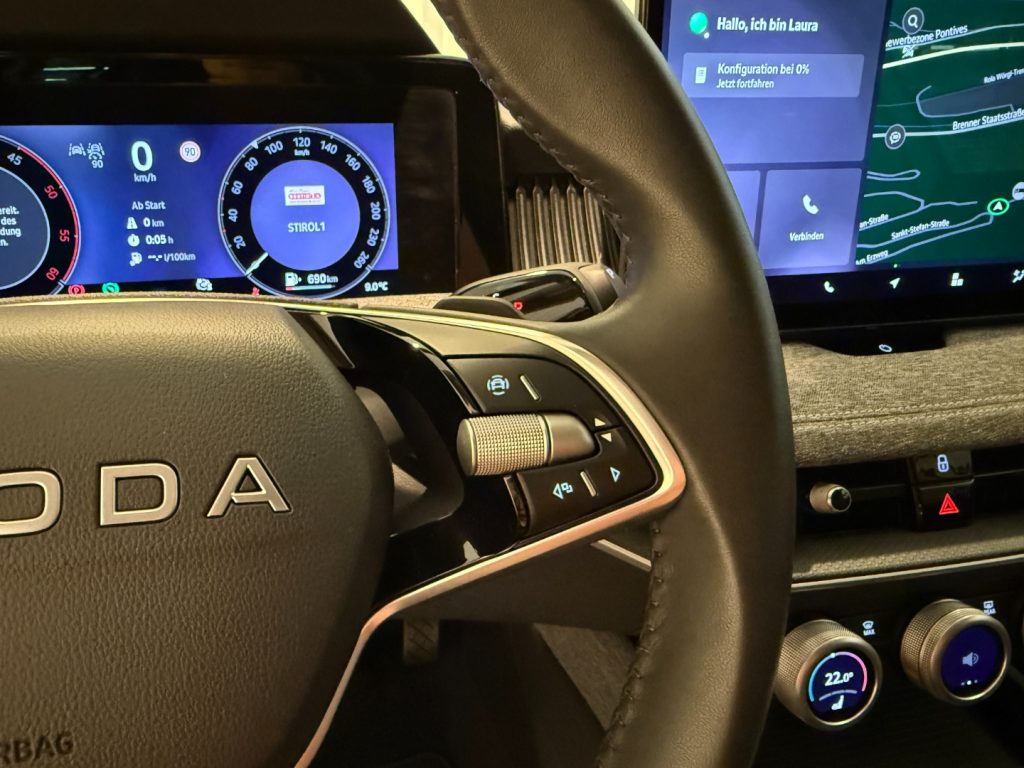 SKODA Superb 2.0 TDI DSG Wagon Selection Camera DAB+ LED Navi - 12