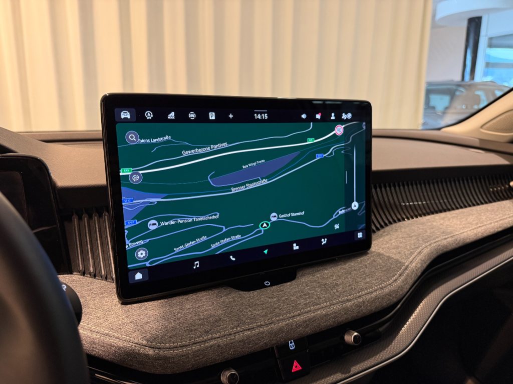 SKODA Superb 2.0 TDI DSG Wagon Selection Camera DAB+ LED Navi - 15