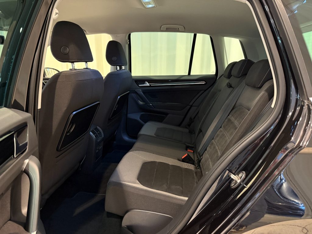 VOLKSWAGEN Golf Sportsvan 2.0 TDI DSG Highline Xenon Discover Pro Bluetooth - 5