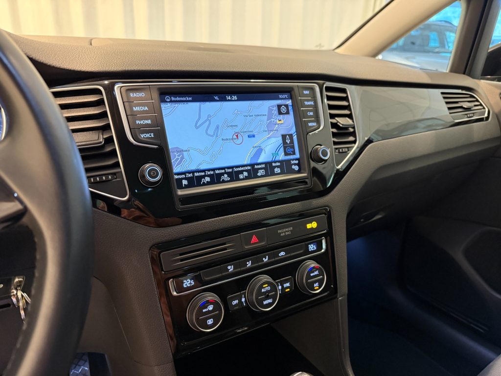 VOLKSWAGEN Golf Sportsvan 2.0 TDI DSG Highline Xenon Discover Pro Bluetooth - 13