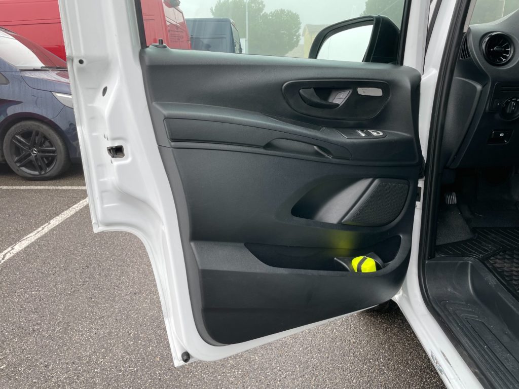 MERCEDES-BENZ eVito 111 FURGONE LONG - IVA DEDUCIBILE - 14