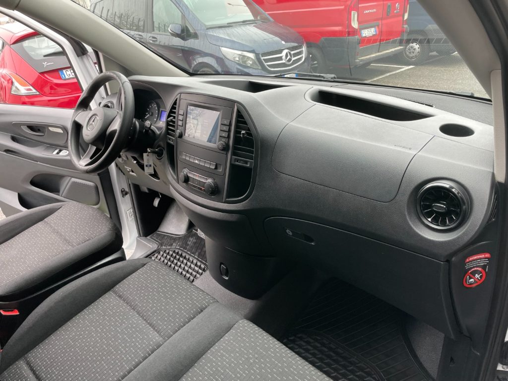 MERCEDES-BENZ eVito 111 FURGONE LONG - IVA DEDUCIBILE - 31