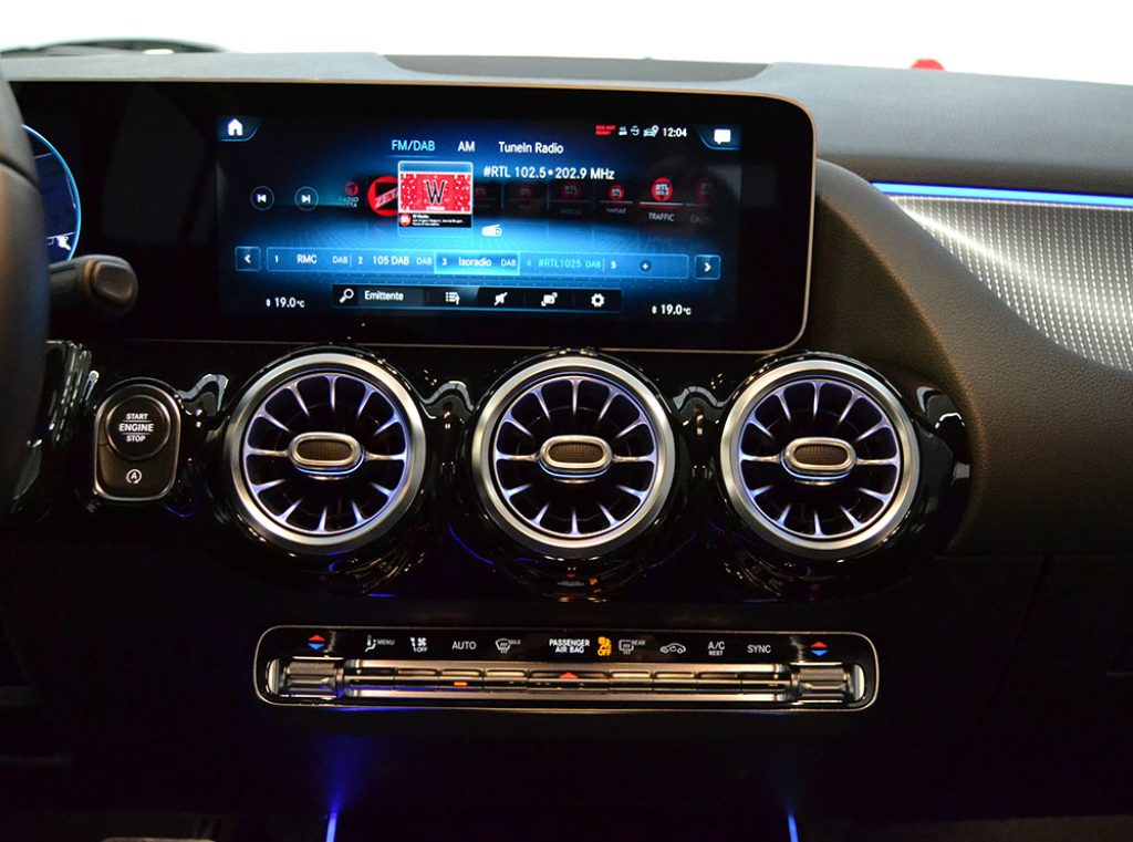 MERCEDES-BENZ GLA 200 Automatic Sport  Km 18.000  Iva Esposta ** - 6