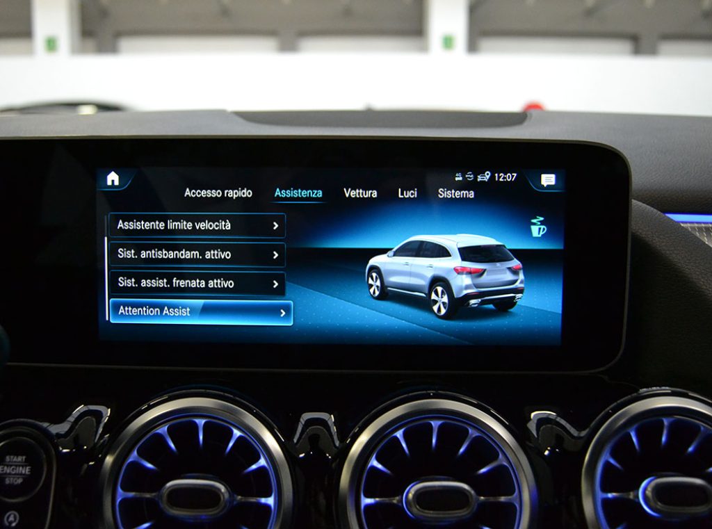 MERCEDES-BENZ GLA 200 Automatic Sport  Km 18.000  Iva Esposta ** - 8