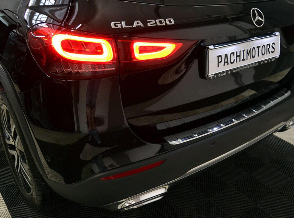 MERCEDES-BENZ GLA 200 Automatic Sport  Km 18.000  Iva Esposta ** - 23