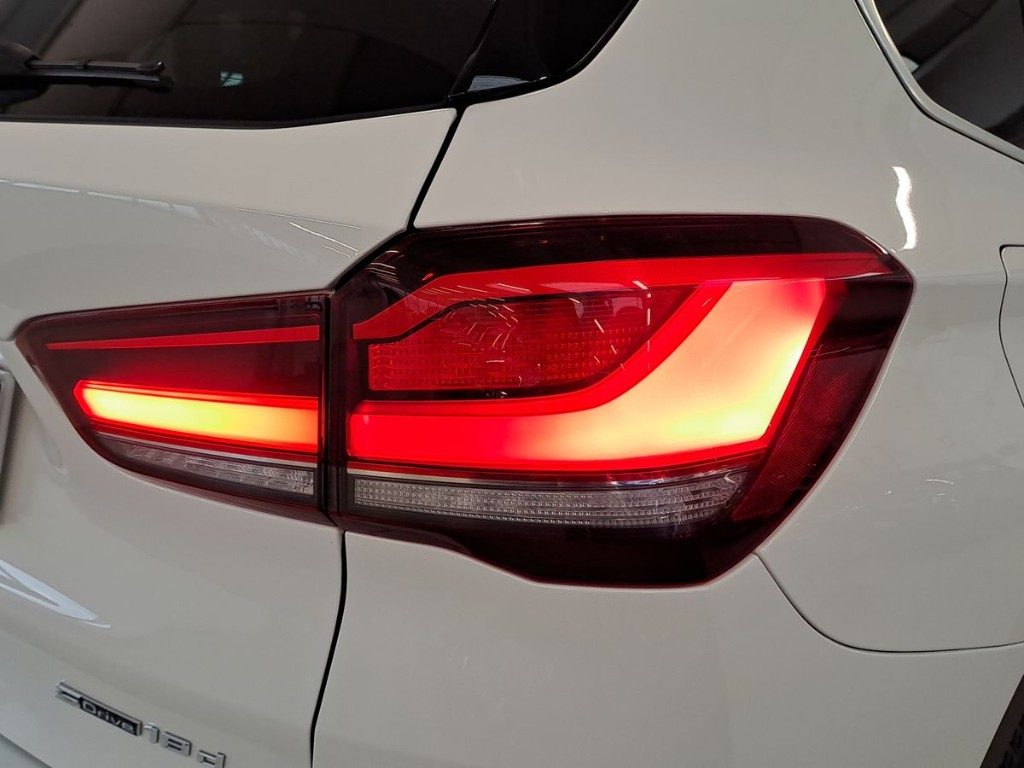 BMW X1 sDrive18d xLine Aut. + Tetto Apr. - 7