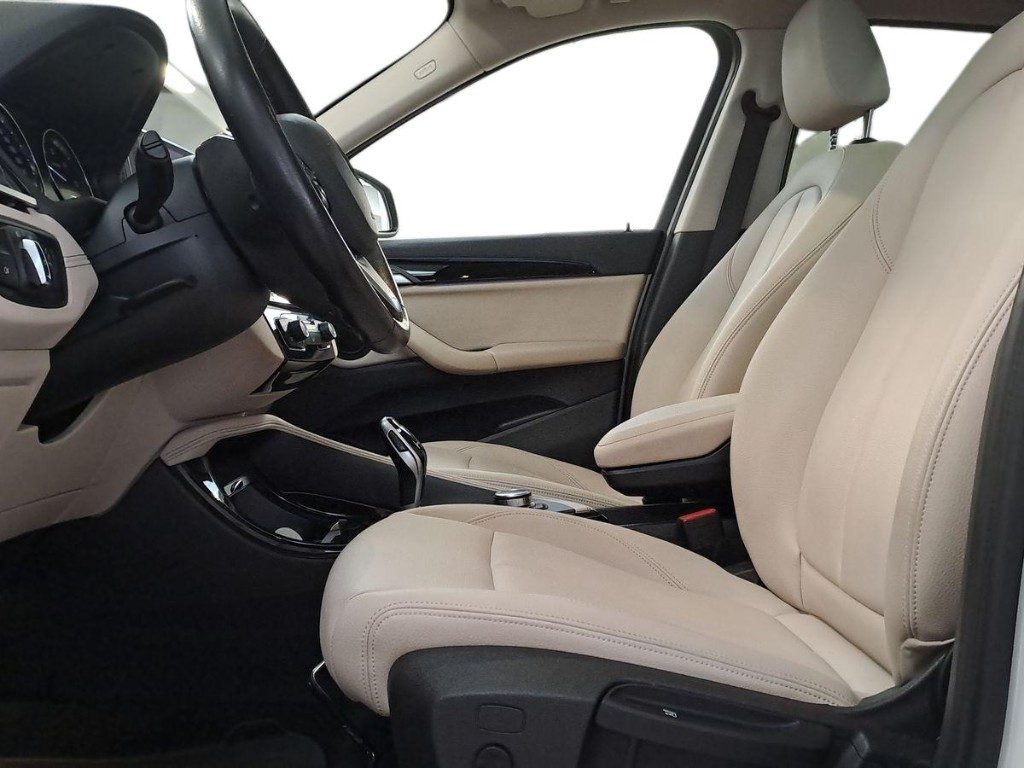 BMW X1 sDrive18d xLine Aut. + Tetto Apr. - 10