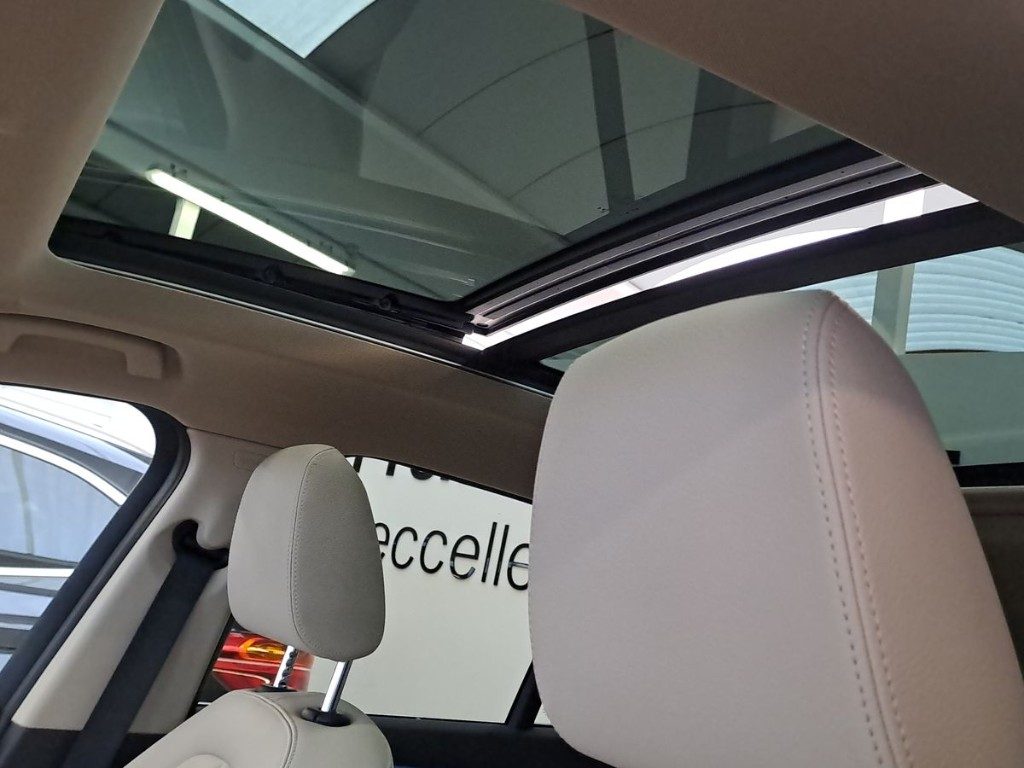 BMW X1 sDrive18d xLine Aut. + Tetto Apr. - 8