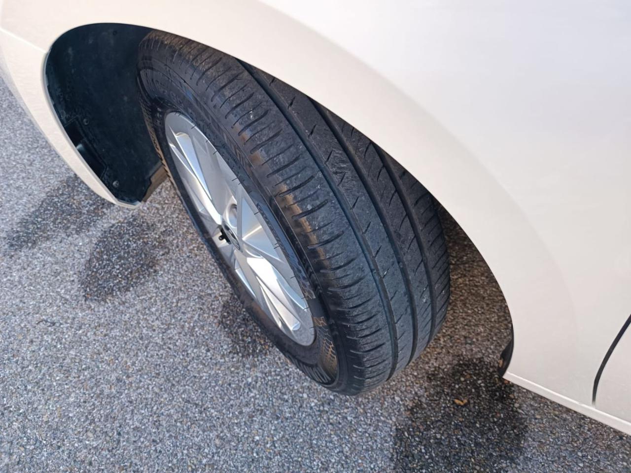 SKODA Fabia 1.0 MPI 65 CV Ambition - 2