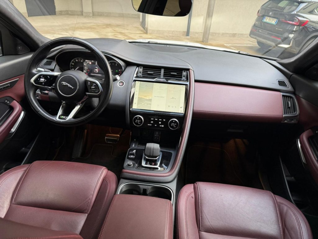 JAGUAR E-Pace 2.0D I4 163 CV AWD Auto R-Dynamic S - 14